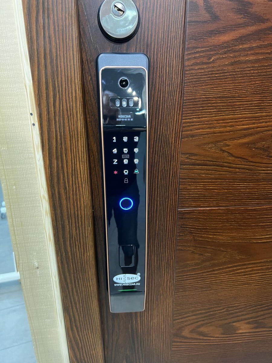 arcfelismerős okos zár