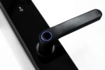CERROSMART Pluton cerradura inteligente huella dactilar PIN NFC